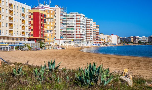 Apartment - Herverkoop -
            Torrevieja - JS-72907