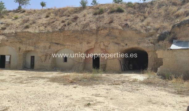 Cave House - Herverkoop - Huescar -
                Huescar