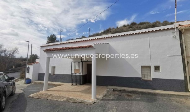Cave House - Resale - Benamaurel -
                Benamaurel