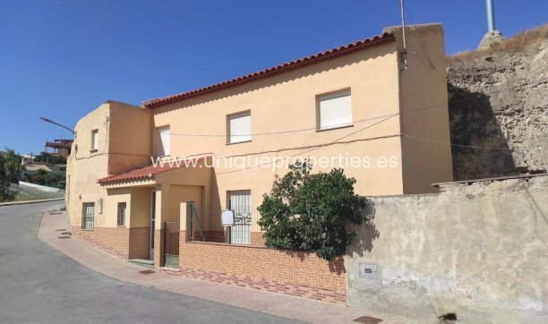 Cave House - Resale - Caniles -
                Caniles