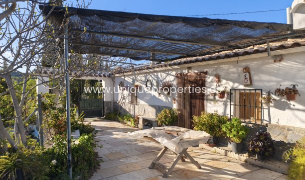 Cortijo - Resale - Somontin - Somontin