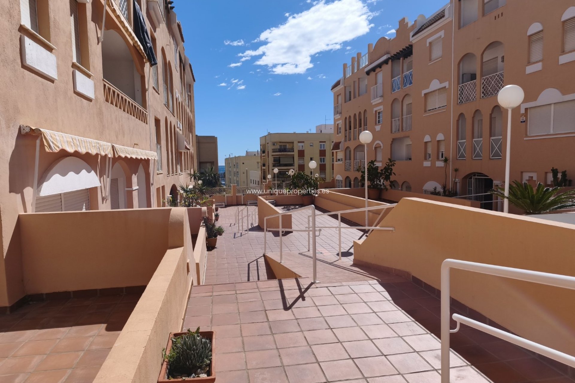 Herverkoop - Apartment -
Garrucha