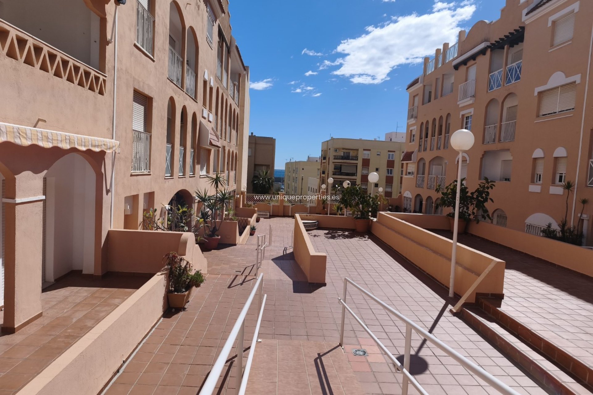 Herverkoop - Apartment -
Garrucha