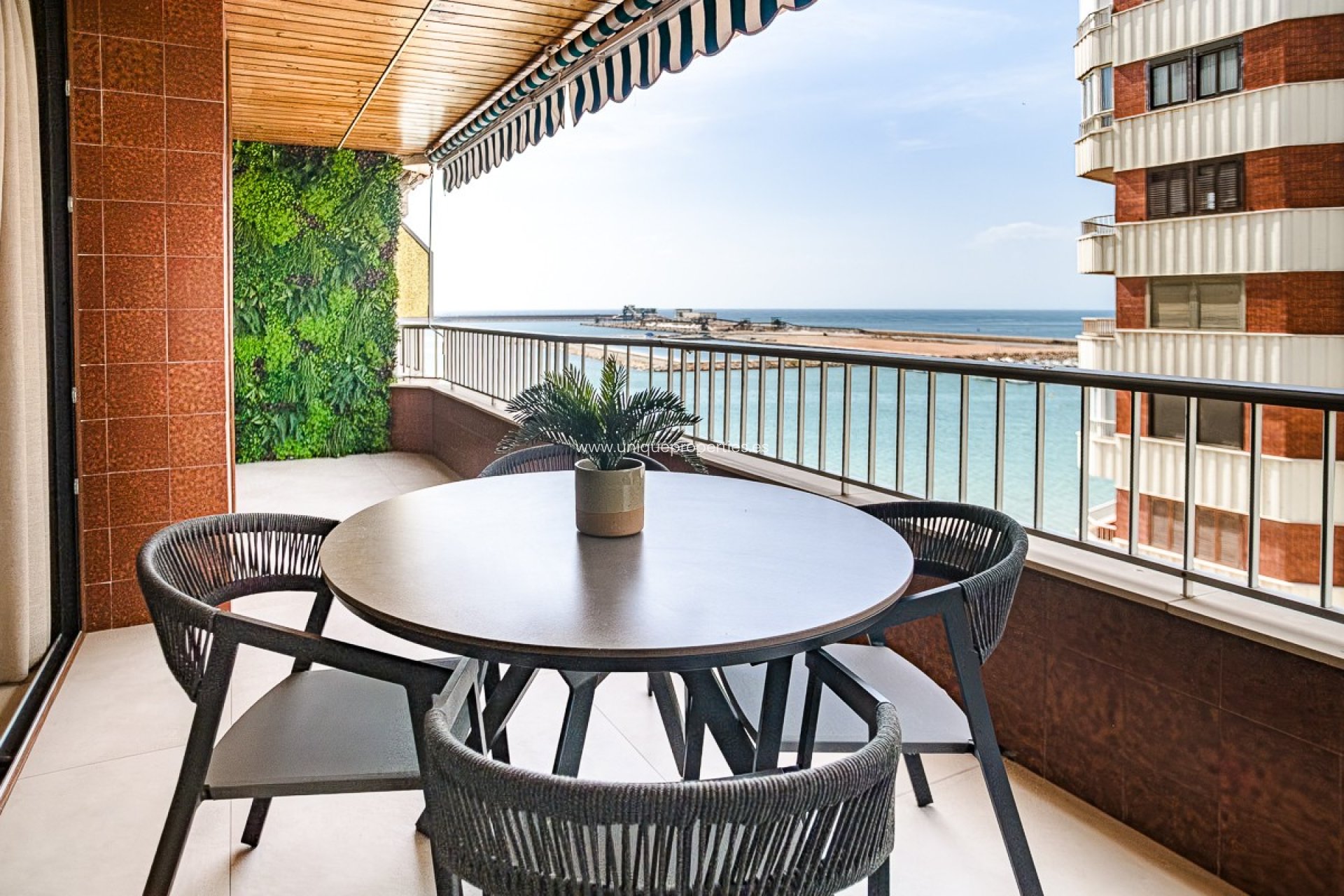 Herverkoop - Apartment -
Torrevieja - Acequion