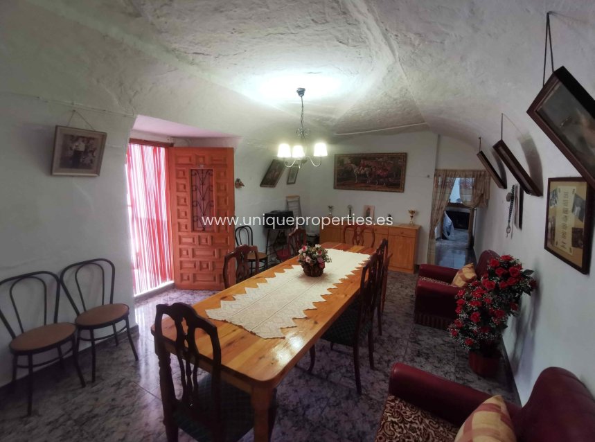 Herverkoop - Cave House -
Benamaurel