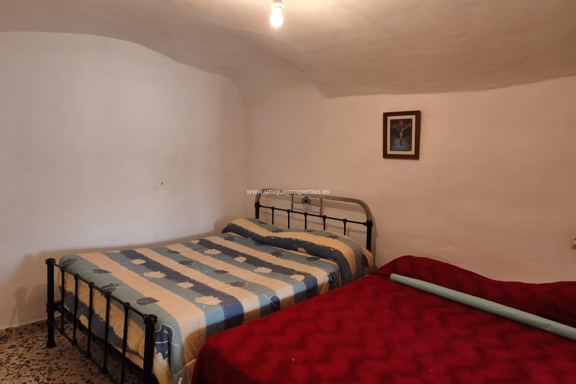 Herverkoop - Cave House -
Caniles