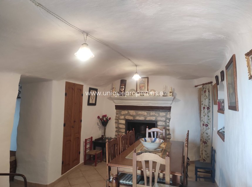 Herverkoop - Cave House -
Huescar