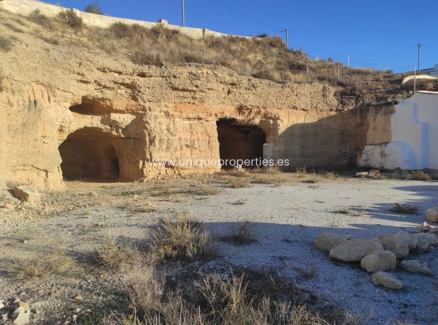 Herverkoop - Cave House -
Huescar