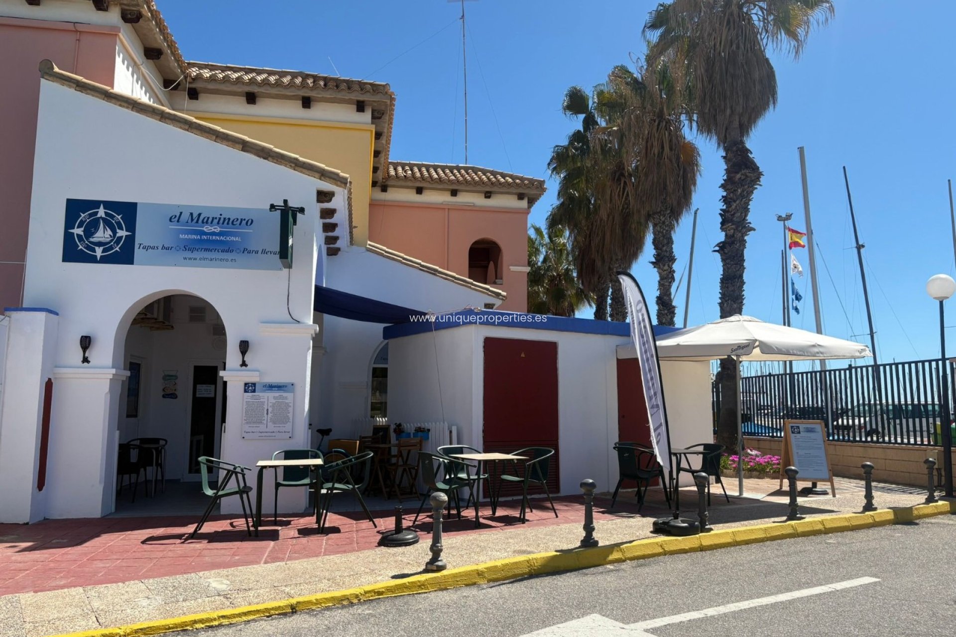Herverkoop - Commercial Property -
Torrevieja - Puerto