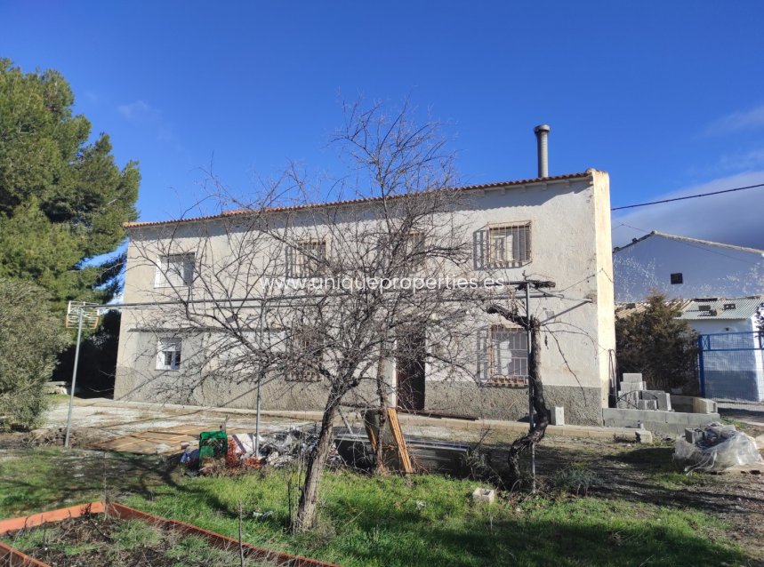 Herverkoop - Cortijo -
Caniles