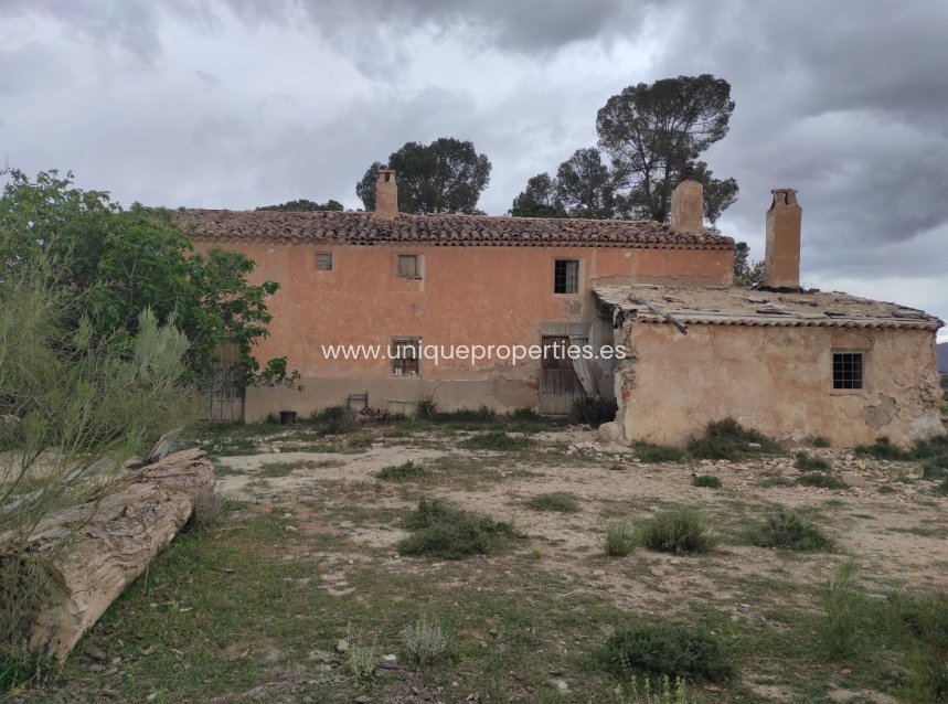 Herverkoop - Cortijo -
Huescar