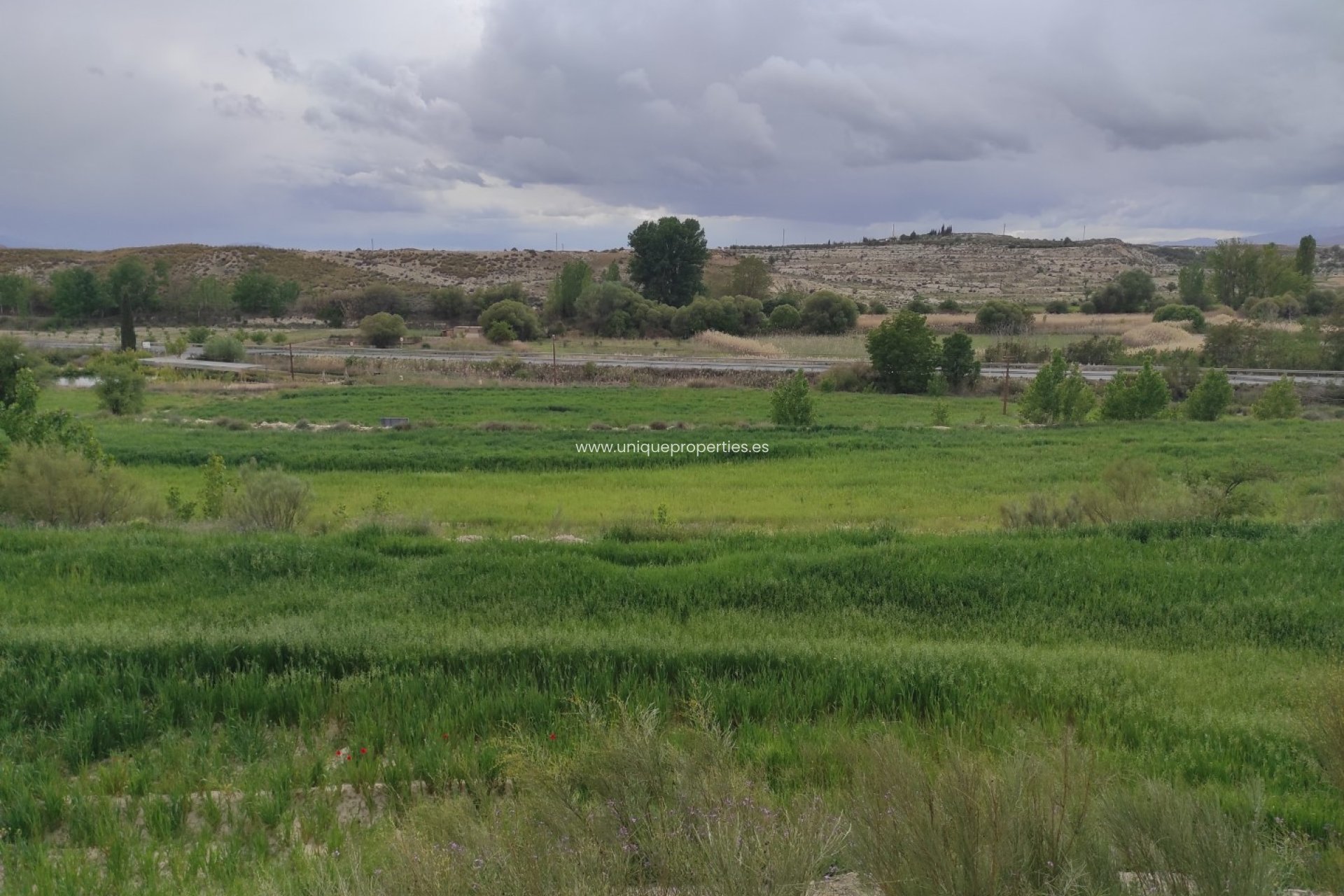 Herverkoop - Cortijo -
Huescar