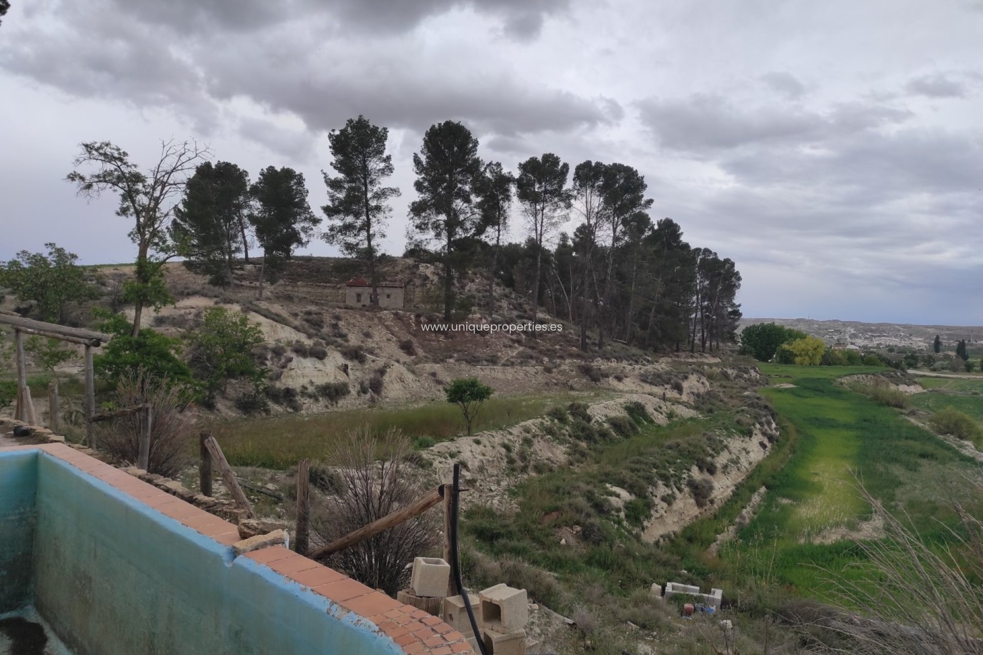 Herverkoop - Cortijo -
Huescar