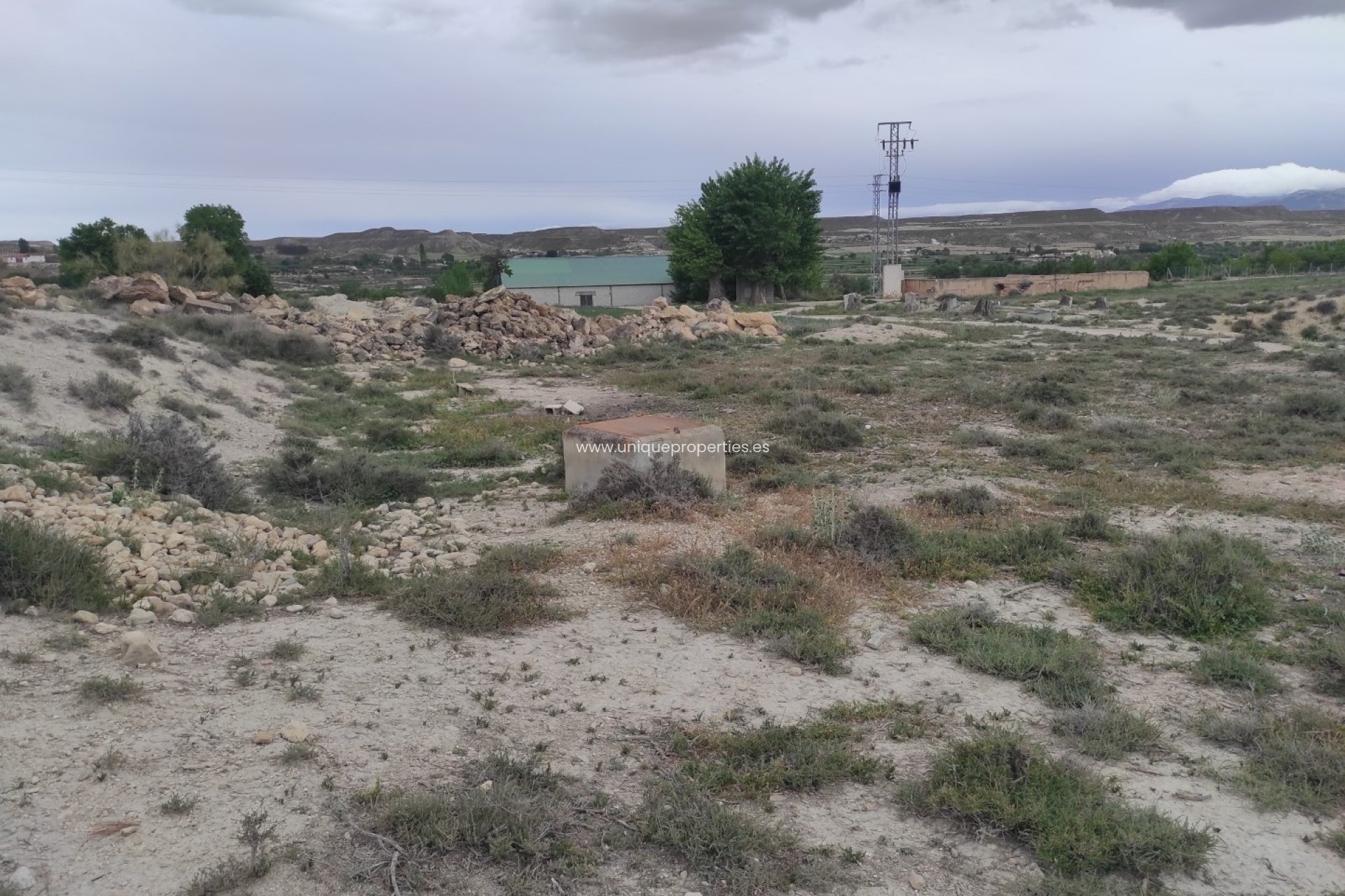 Herverkoop - Cortijo -
Huescar