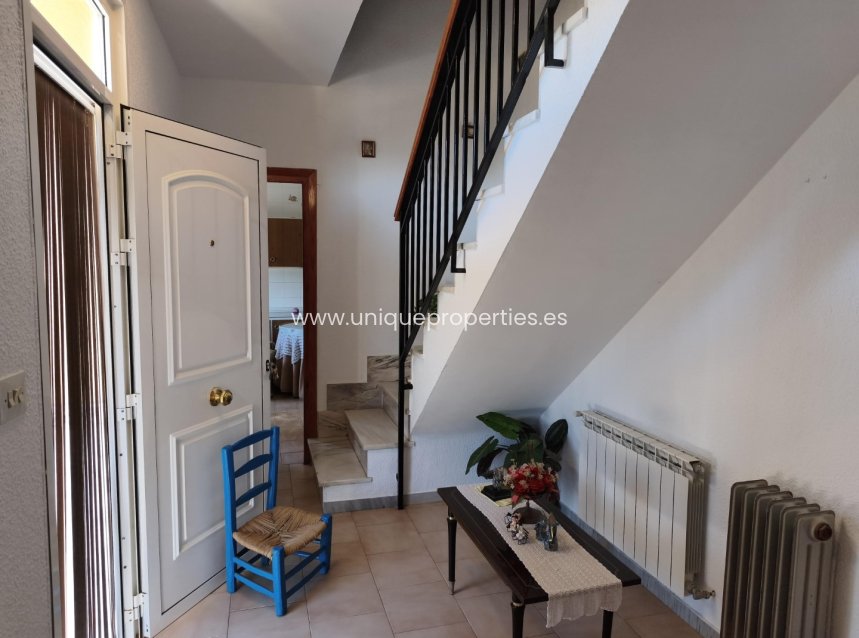 Herverkoop - Country House -
Baza