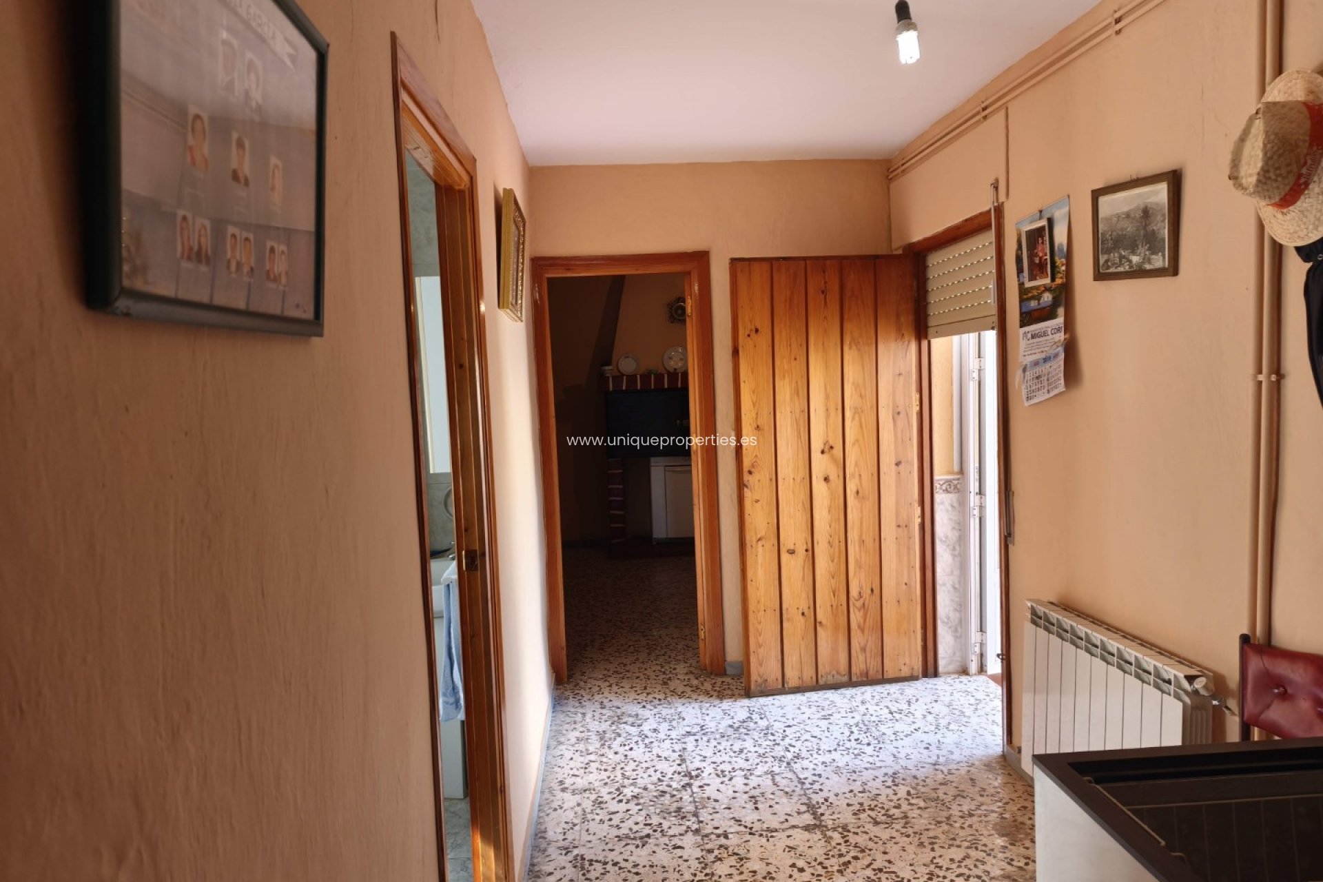 Herverkoop - Country House -
Baza