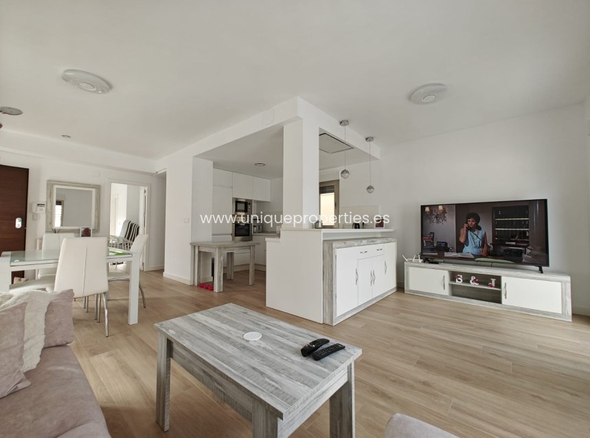 Herverkoop - House - Semi-Detached House -
Cox