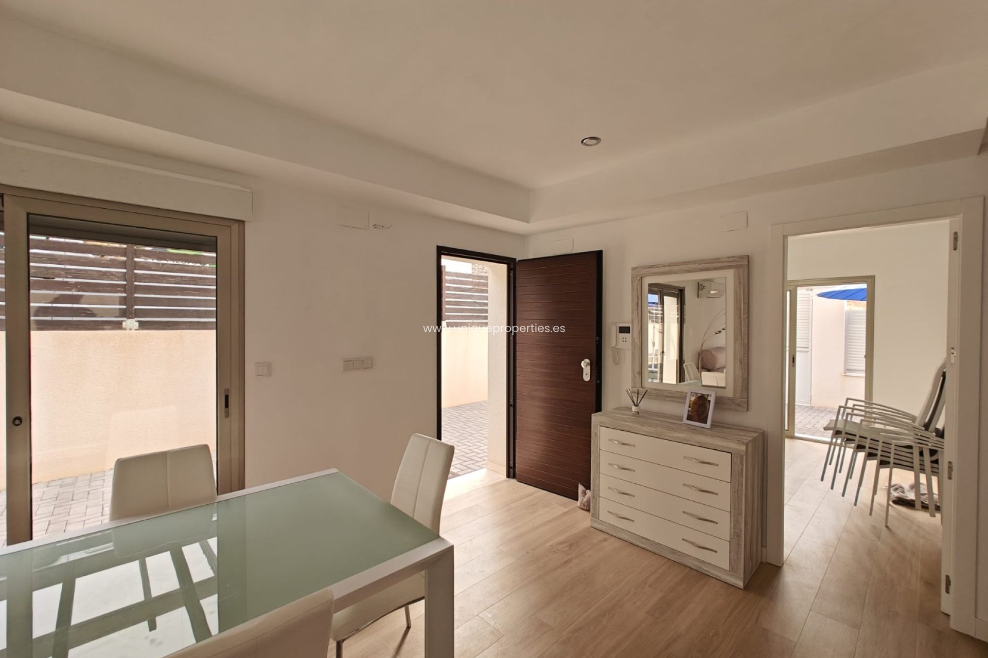 Herverkoop - House - Semi-Detached House -
Cox