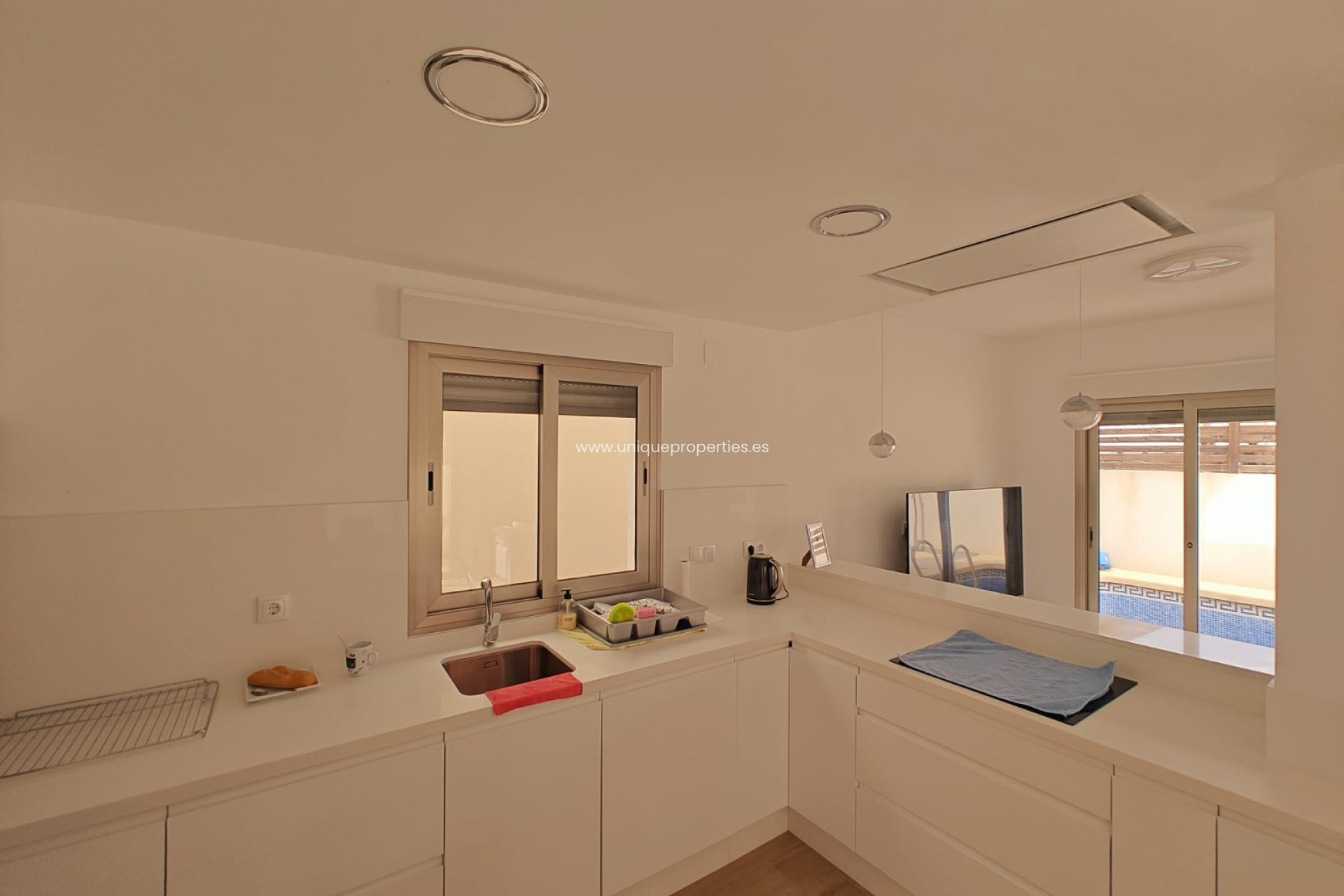 Herverkoop - House - Semi-Detached House -
Cox