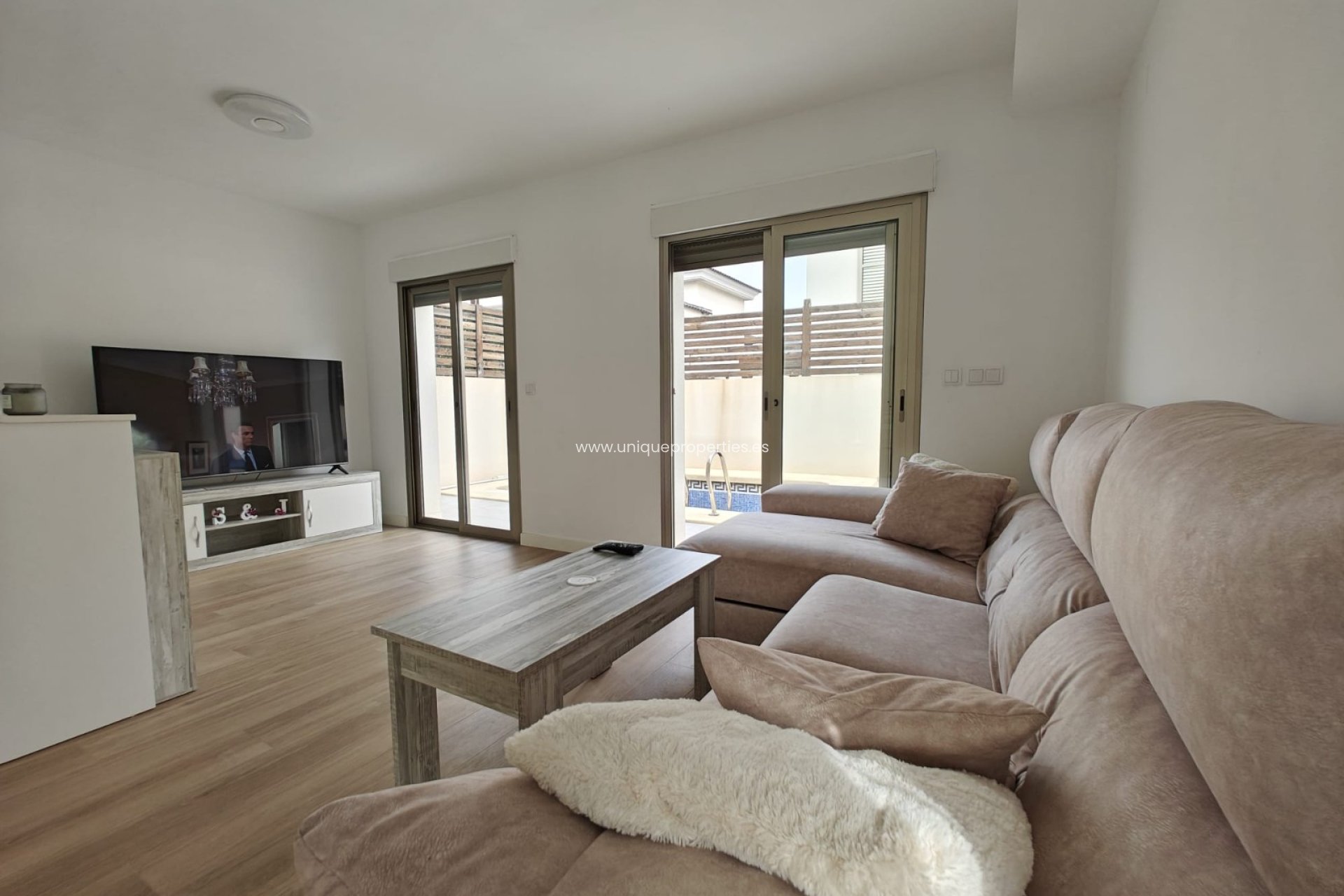 Herverkoop - House - Semi-Detached House -
Cox