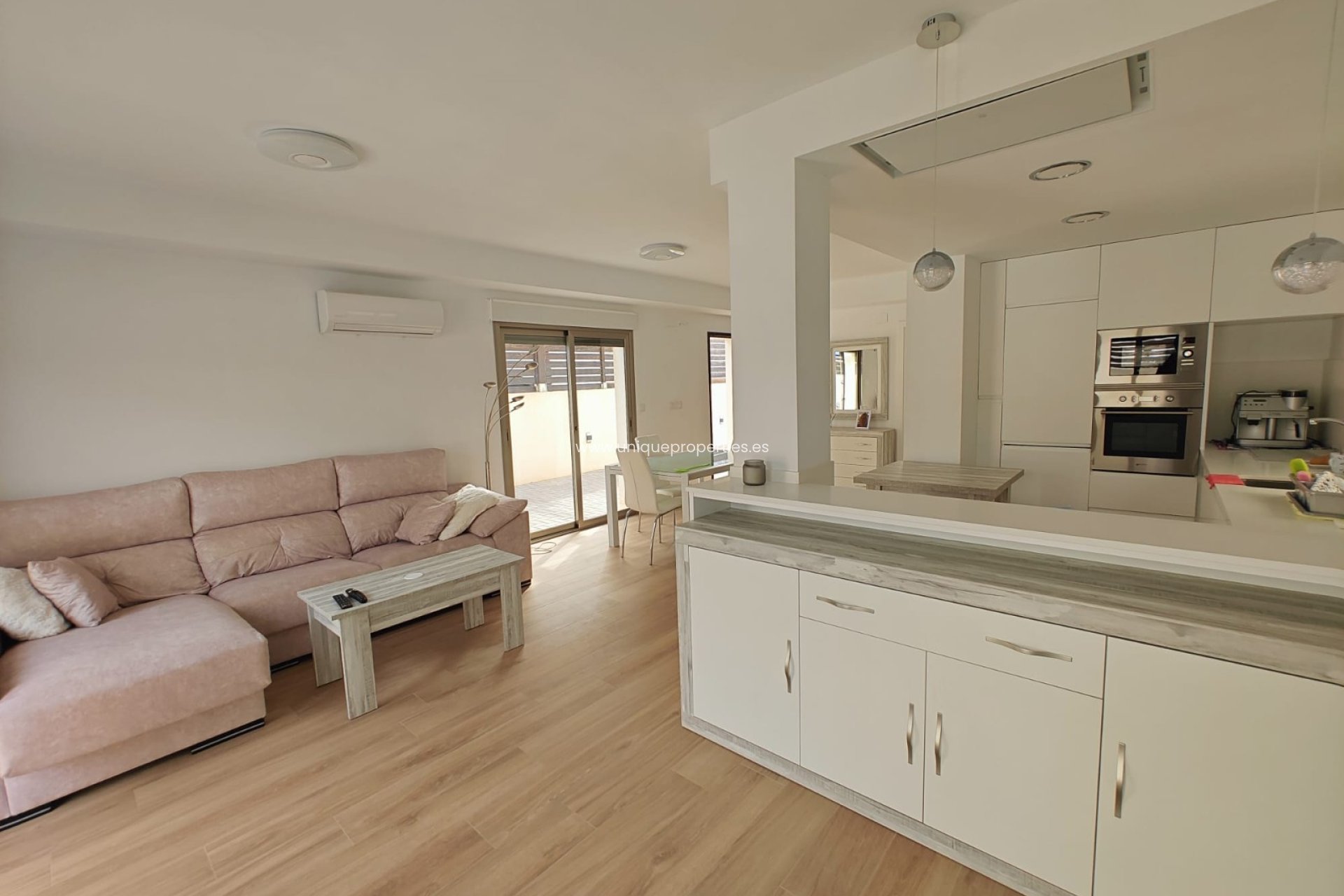 Herverkoop - House - Semi-Detached House -
Cox