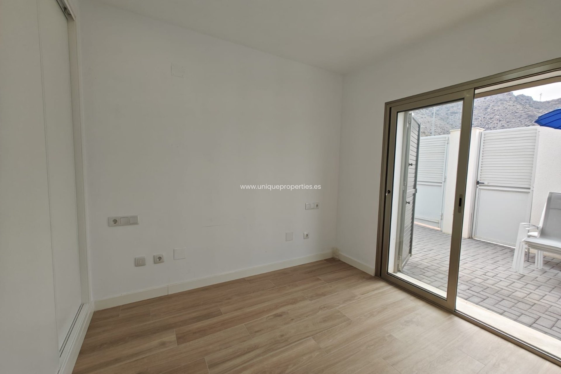 Herverkoop - House - Semi-Detached House -
Cox