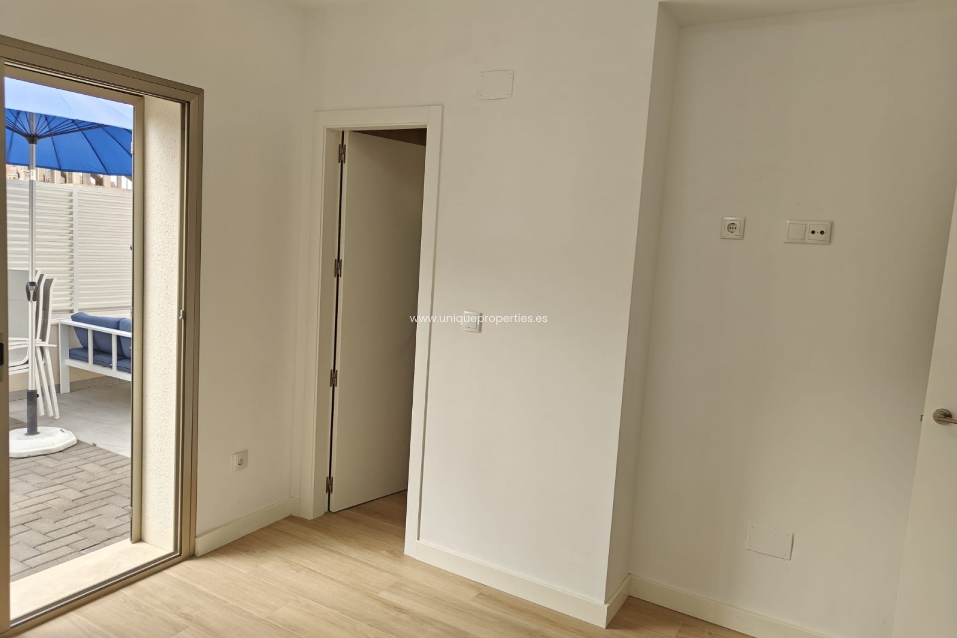 Herverkoop - House - Semi-Detached House -
Cox