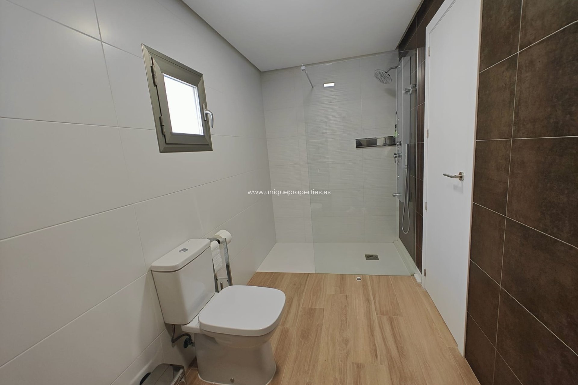 Herverkoop - House - Semi-Detached House -
Cox