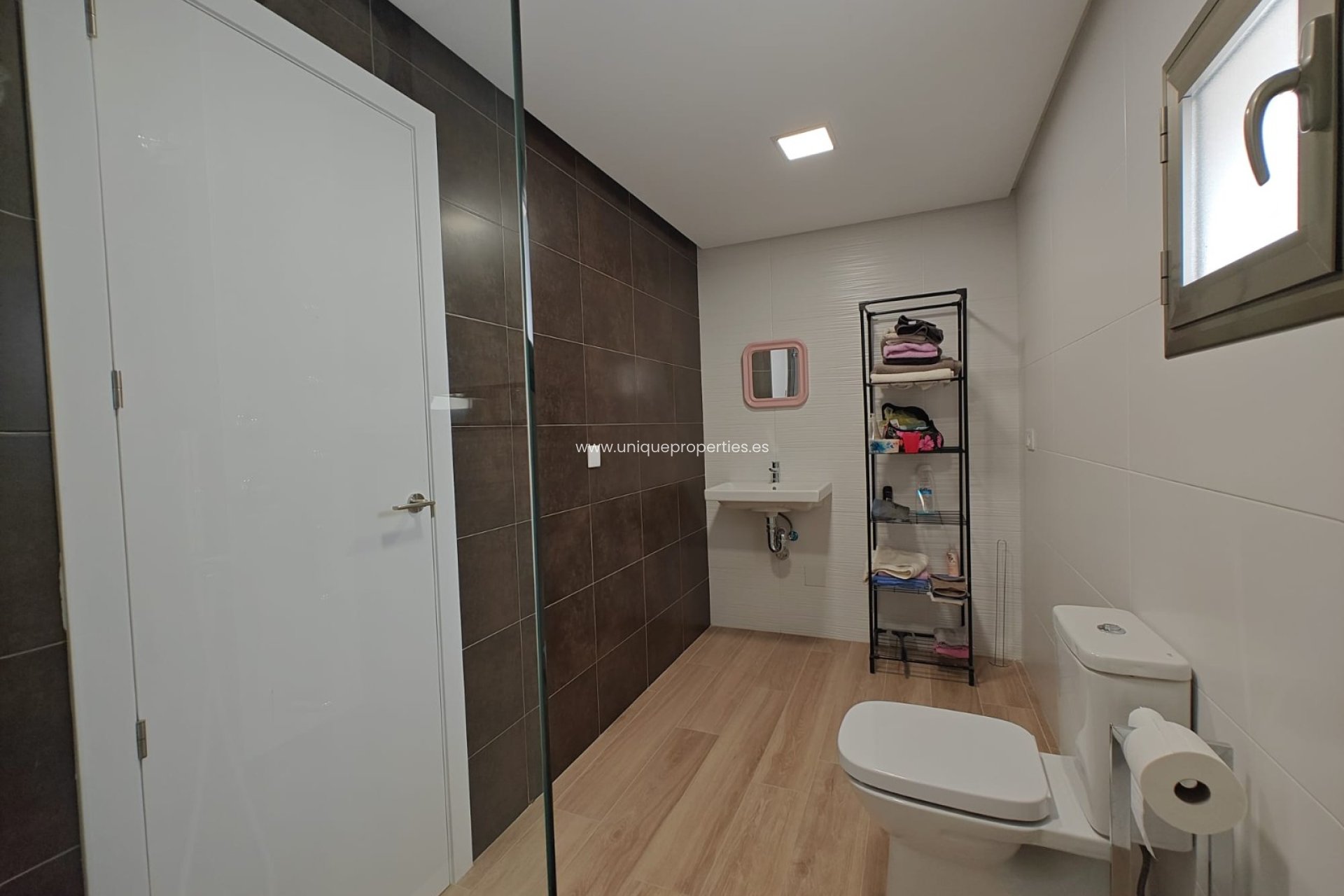 Herverkoop - House - Semi-Detached House -
Cox
