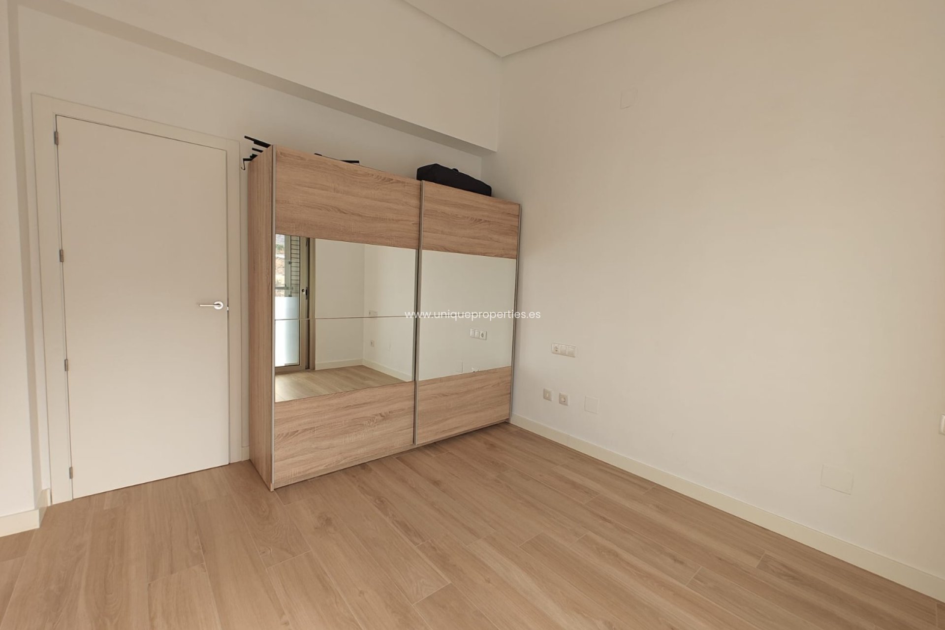 Herverkoop - House - Semi-Detached House -
Cox