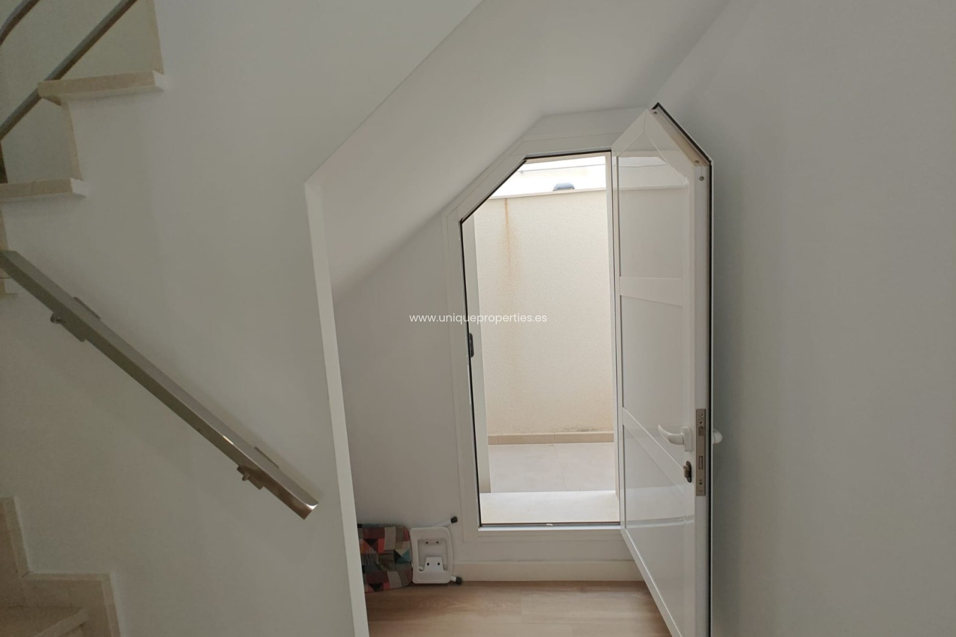 Herverkoop - House - Semi-Detached House -
Cox