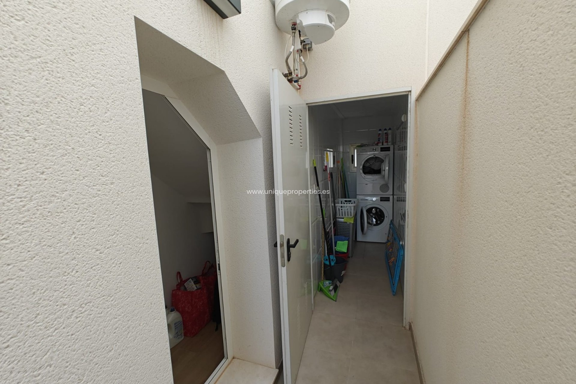 Herverkoop - House - Semi-Detached House -
Cox