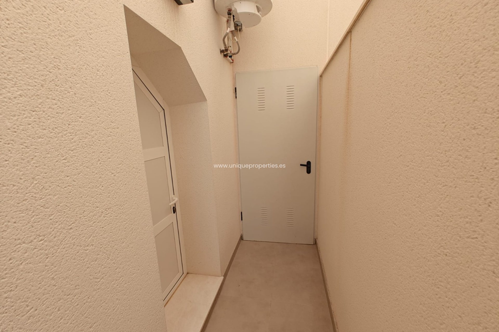 Herverkoop - House - Semi-Detached House -
Cox