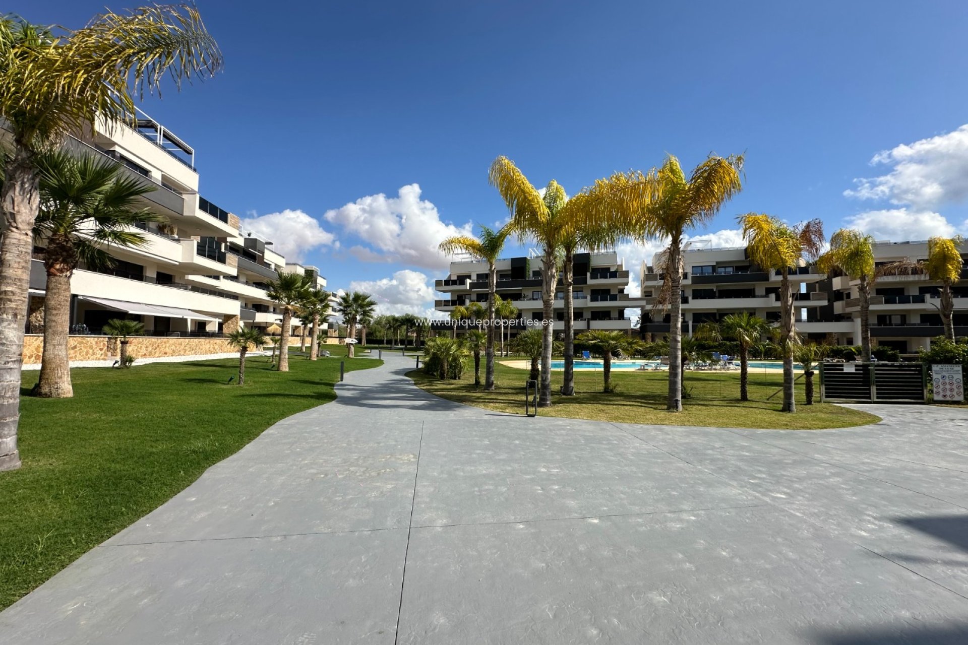 Herverkoop - Penthouse -
PLAYA FLAMENCA