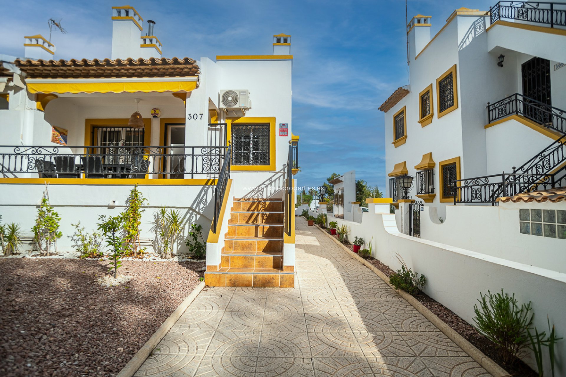 Herverkoop - Semi-Detached -
Orihuela Costa - Villa Martin