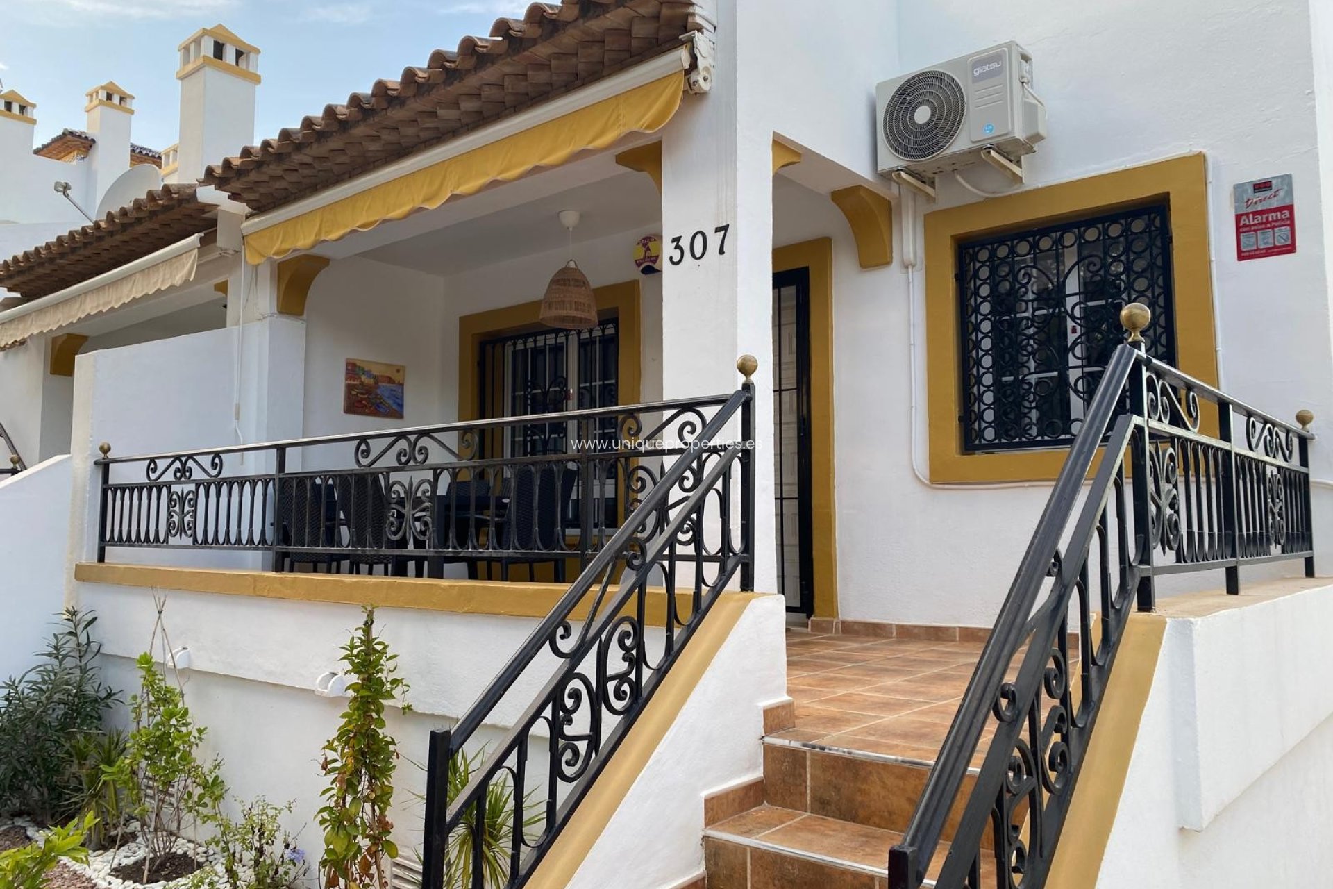 Herverkoop - Semi-Detached -
Orihuela Costa - Villa Martin