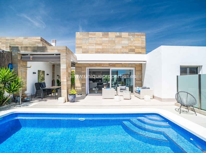 Herverkoop - Villa -
Algorfa - La Finca Golf