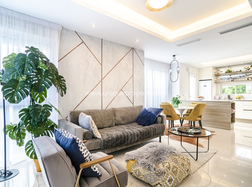 Herverkoop - Villa -
CIUDAD QUESADA