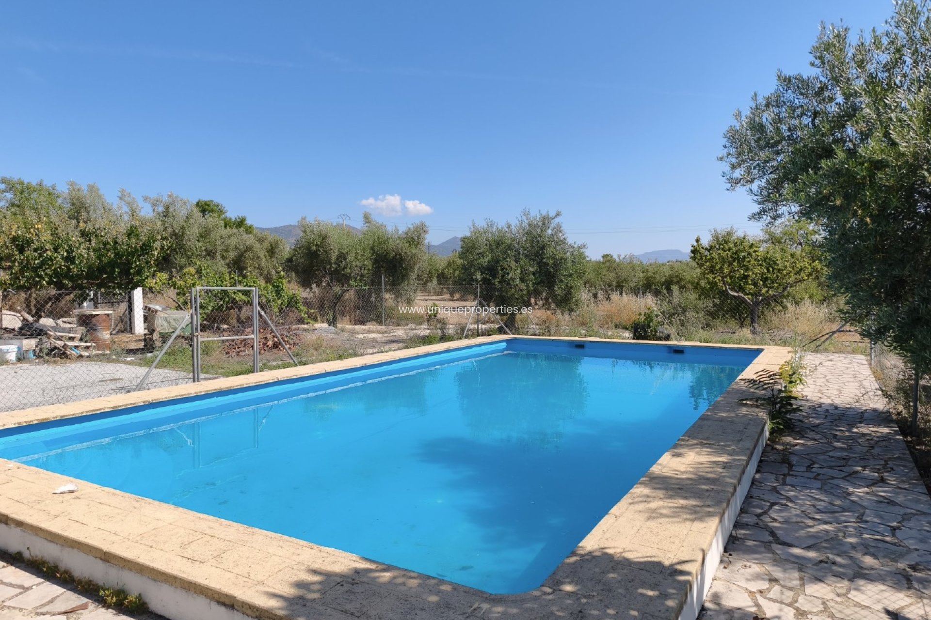 Herverkoop - Villa -
Huescar