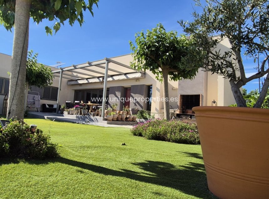 Herverkoop - Villa -
Lorca
