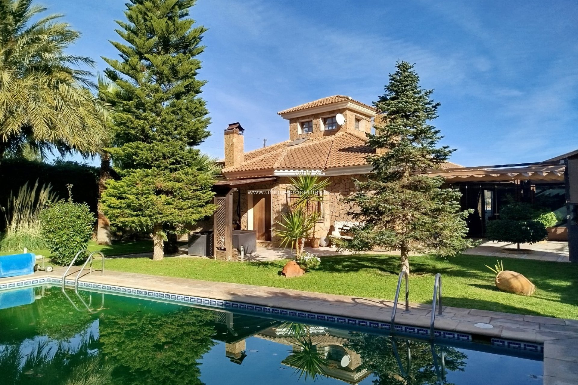 Herverkoop - Villa -
Macael