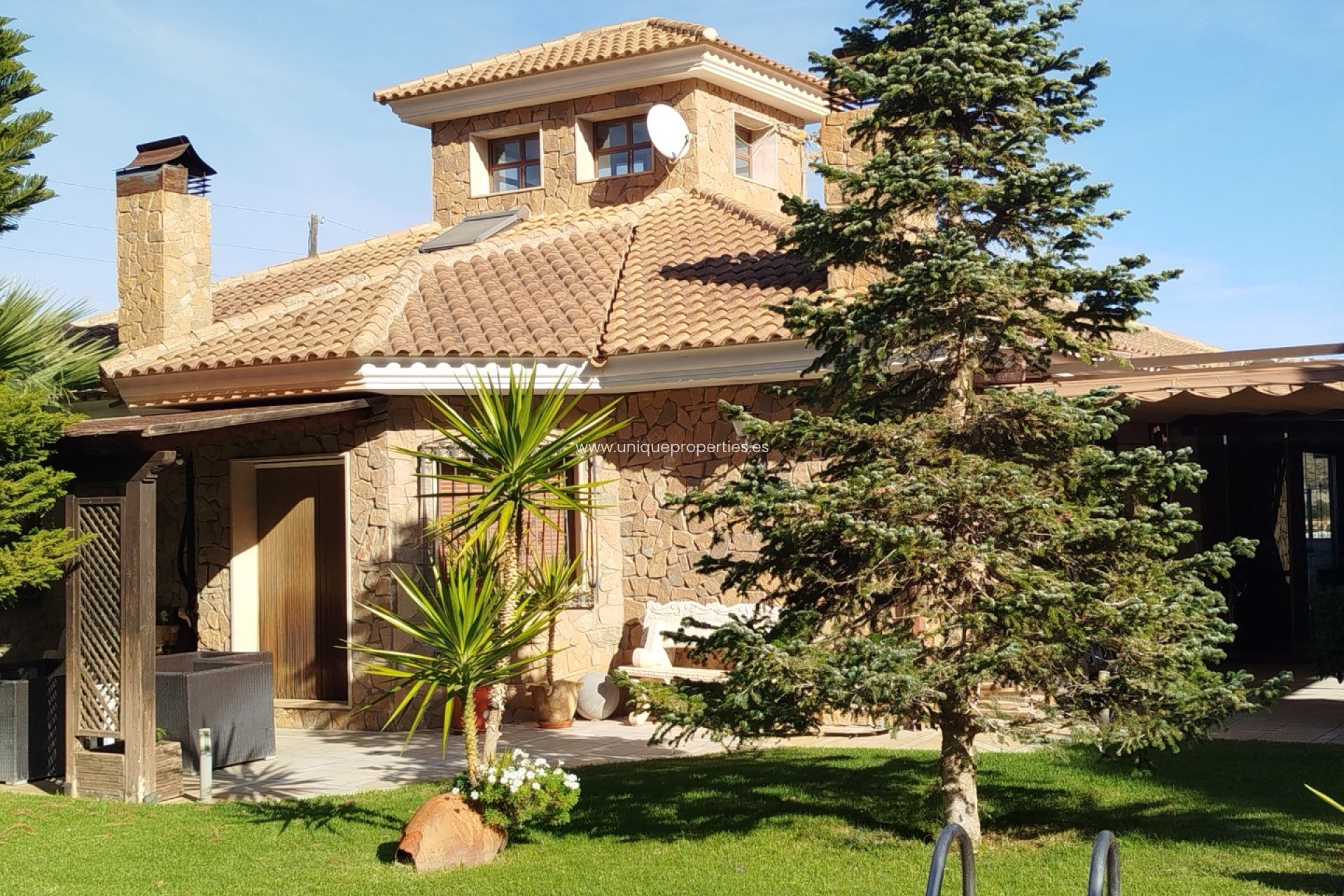 Herverkoop - Villa -
Macael