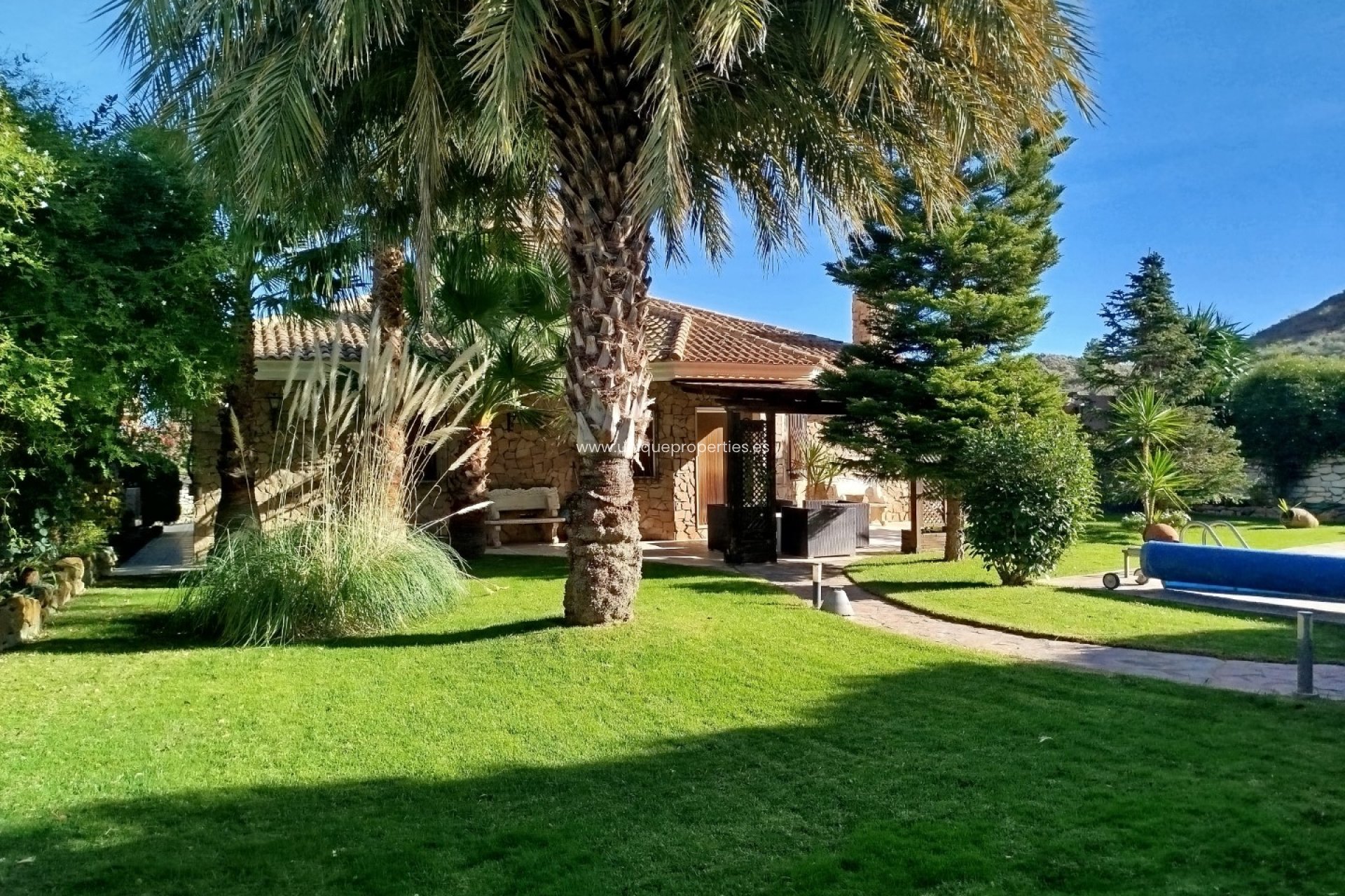 Herverkoop - Villa -
Macael