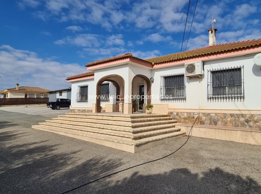 Herverkoop - Villa -
Orihuela - La Matanza