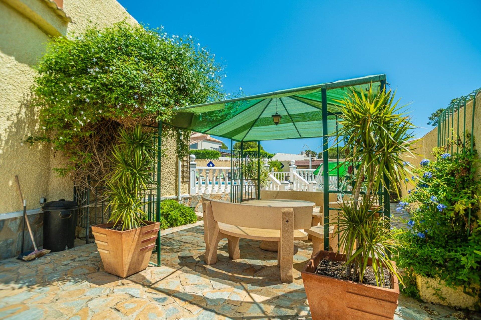 Herverkoop - Villa -
Torrevieja - La Siesta