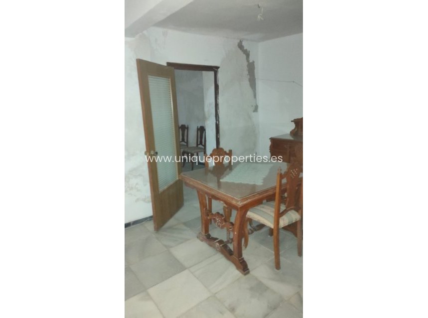 Herverkoop - Village House -
Arboleas