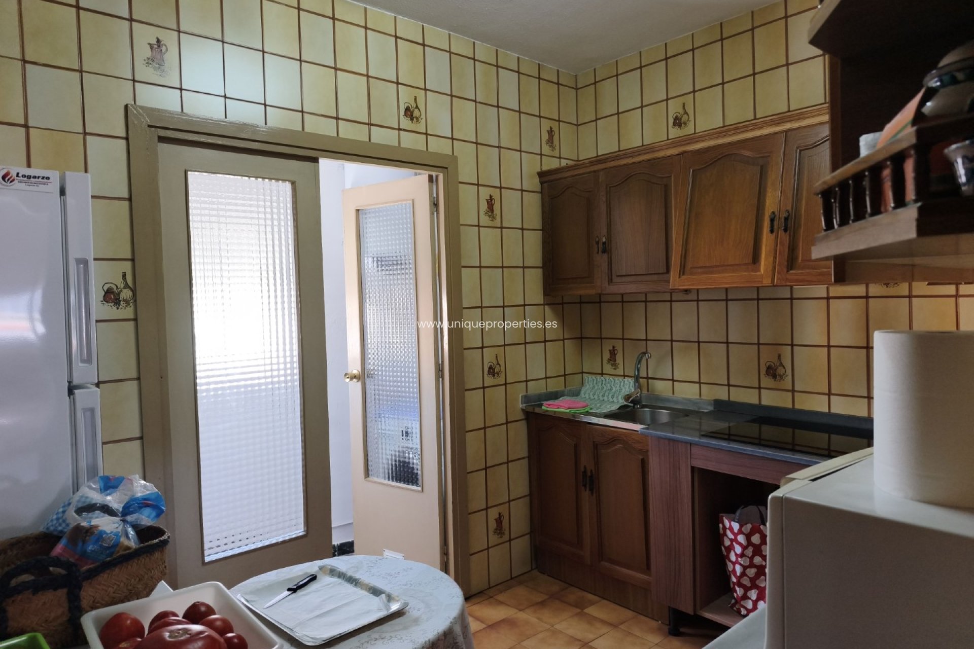 Herverkoop - Village House -
Baza