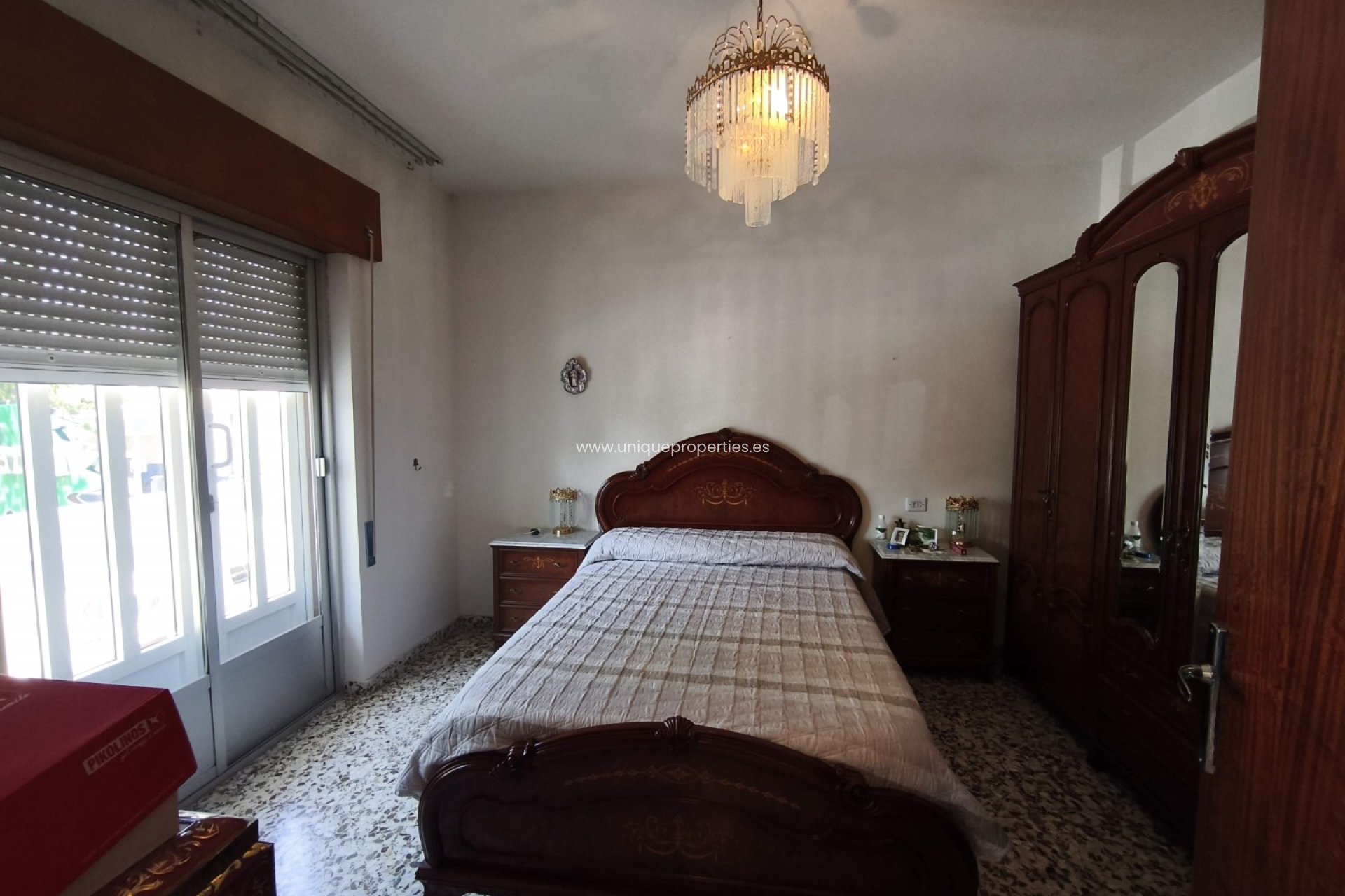 Herverkoop - Village House -
Baza