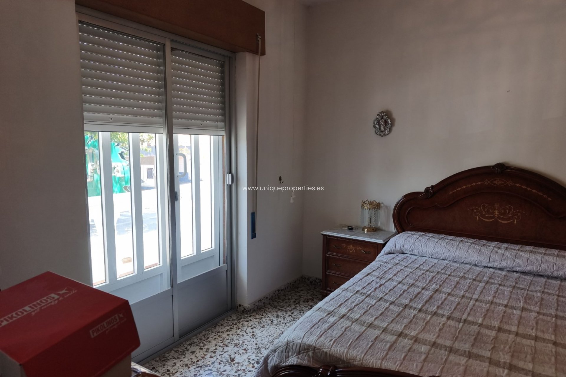 Herverkoop - Village House -
Baza