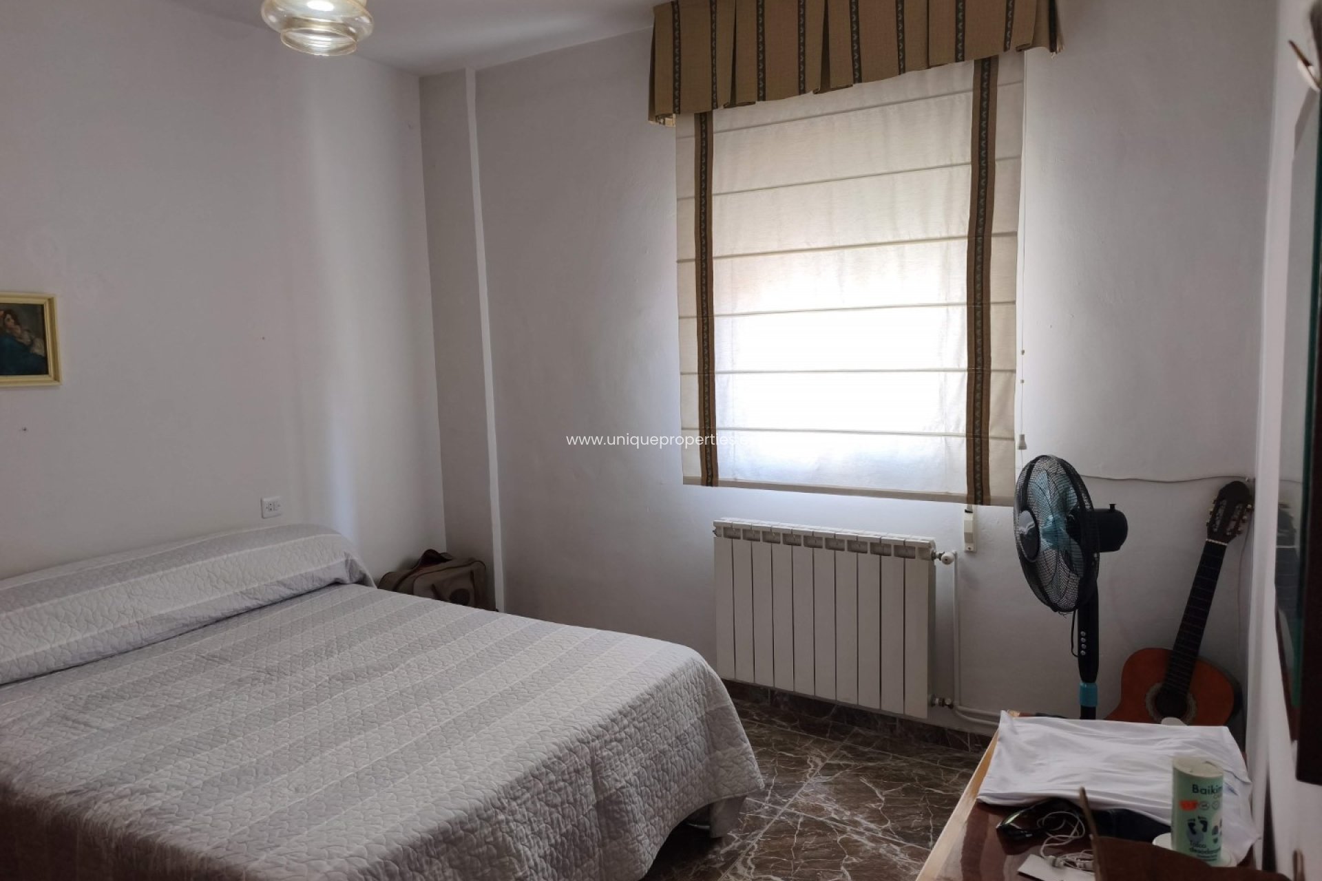 Herverkoop - Village House -
Baza